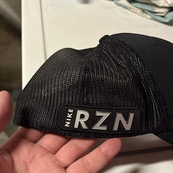 Nike hat - Picture 2 of 4